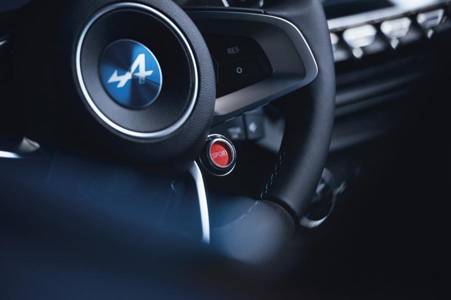 Детали интерьера Alpine A110 Premiere Edition 2017 года  (фото 49 из 186)